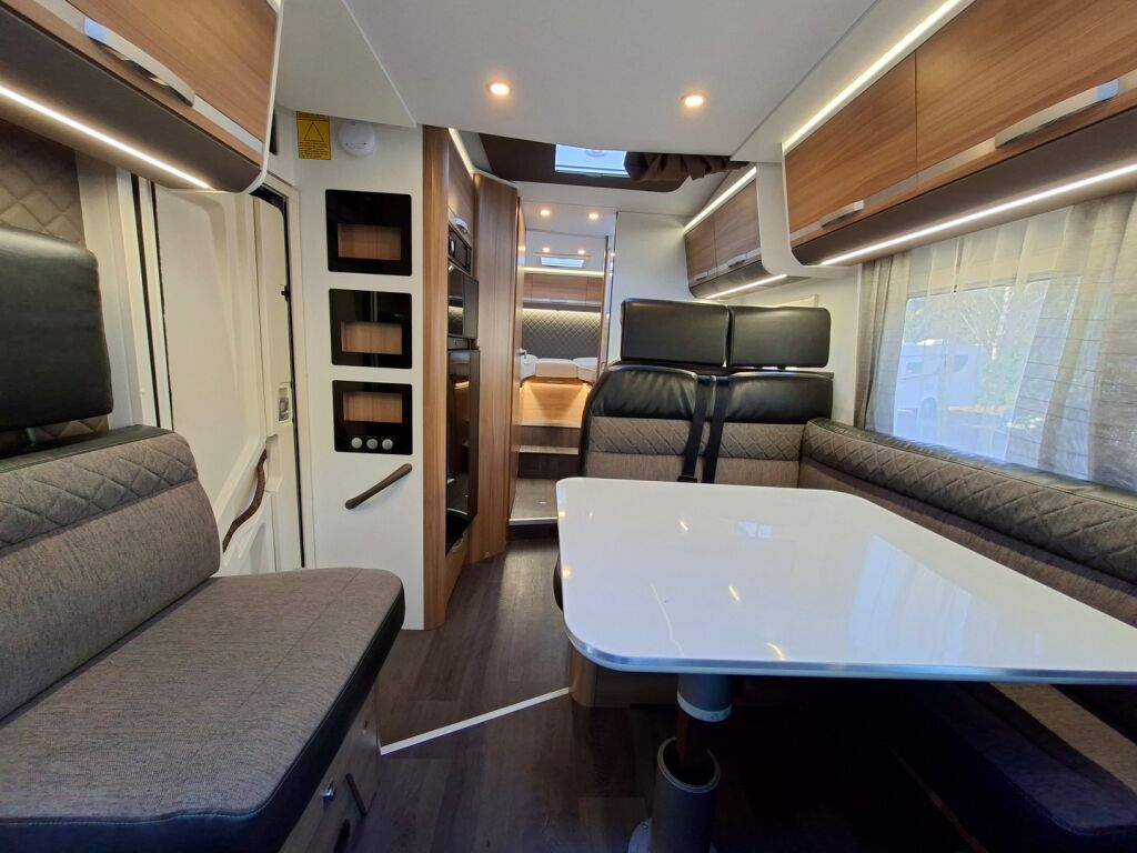 Adria Matrix Axess 670 SL 2020 Valkoinen