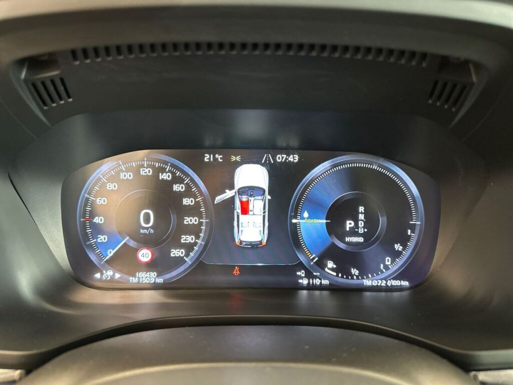 Volvo XC60 2020 Musta