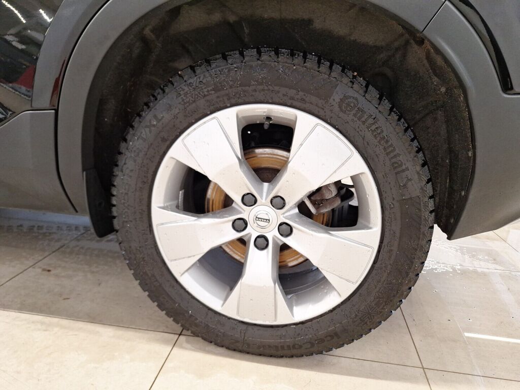 Volvo XC40 2020 Musta