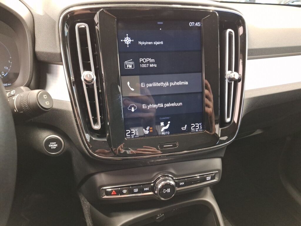 Volvo XC40 2020 Musta