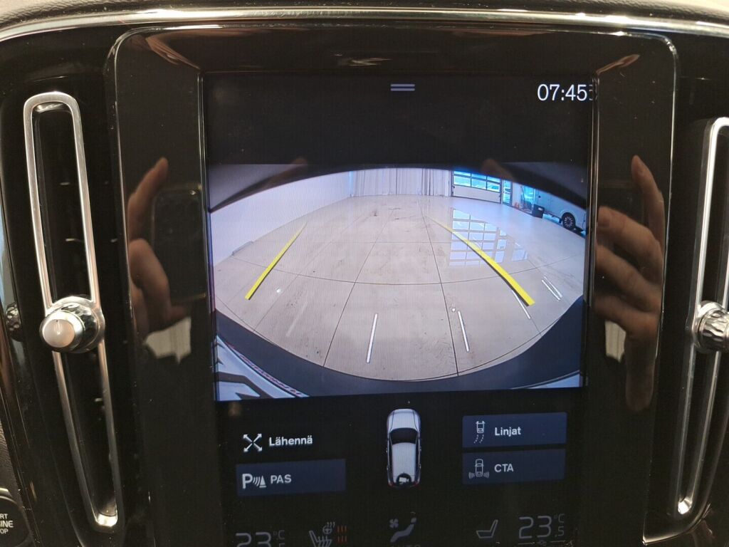 Volvo XC40 2020 Musta