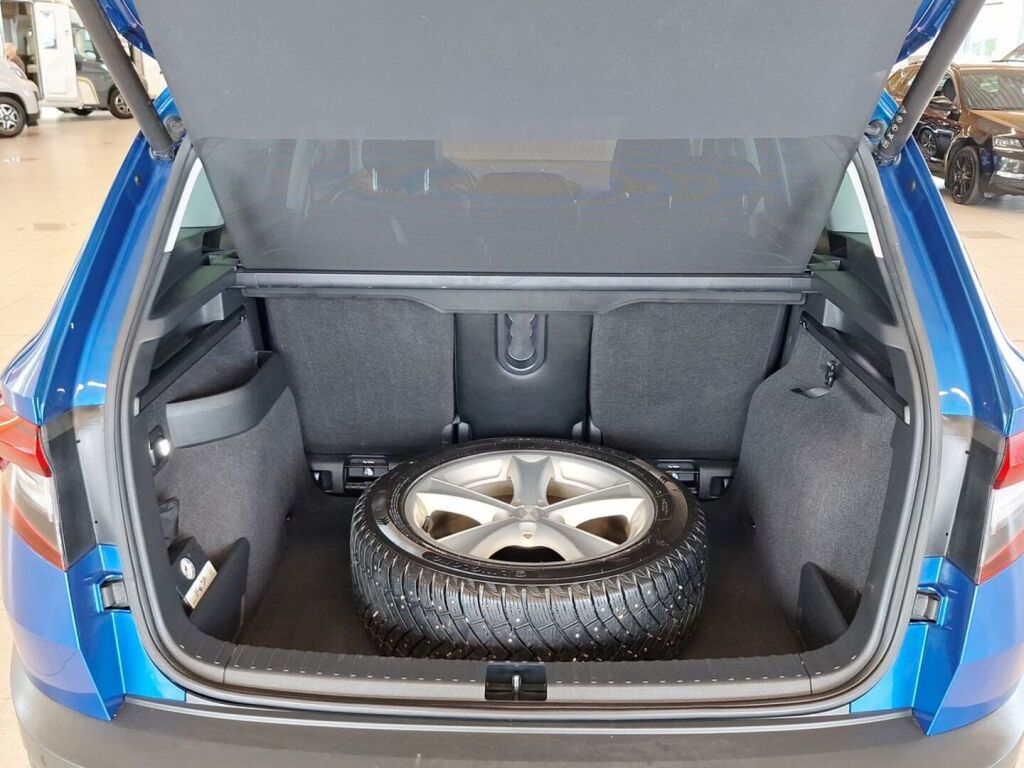 Skoda Karoq 2020 Sininen