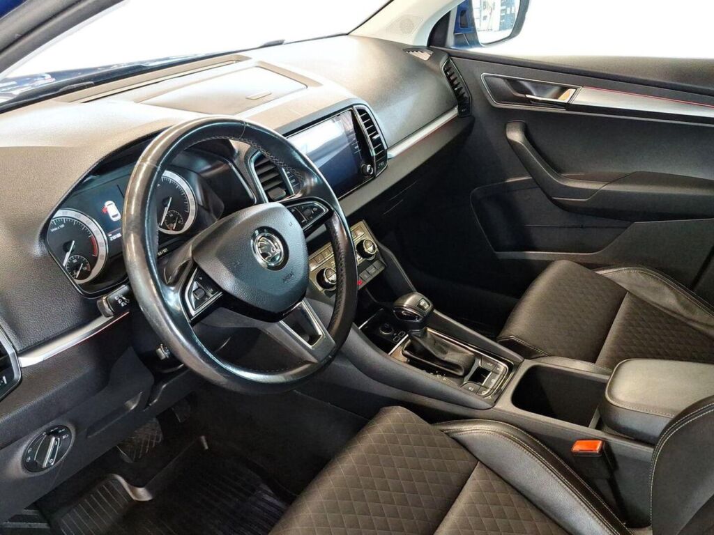 Skoda Karoq 2020 Sininen