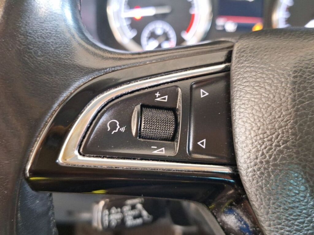 Skoda Karoq 2020 Sininen