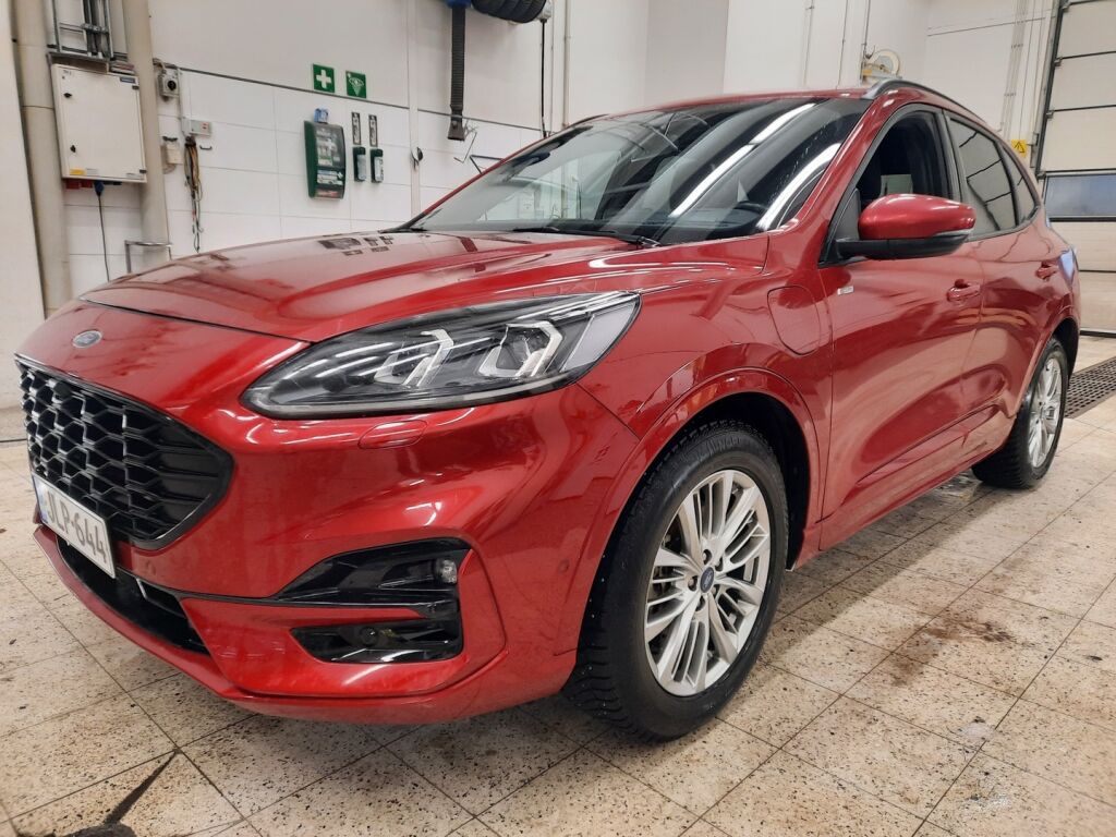 Ford Kuga 2020 Punainen