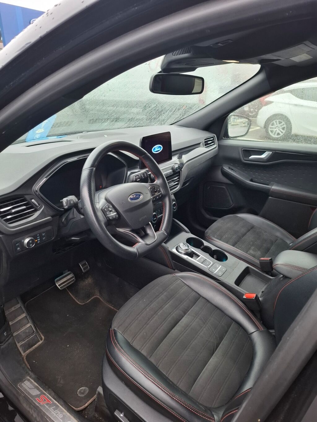 Ford Kuga 2020 Musta