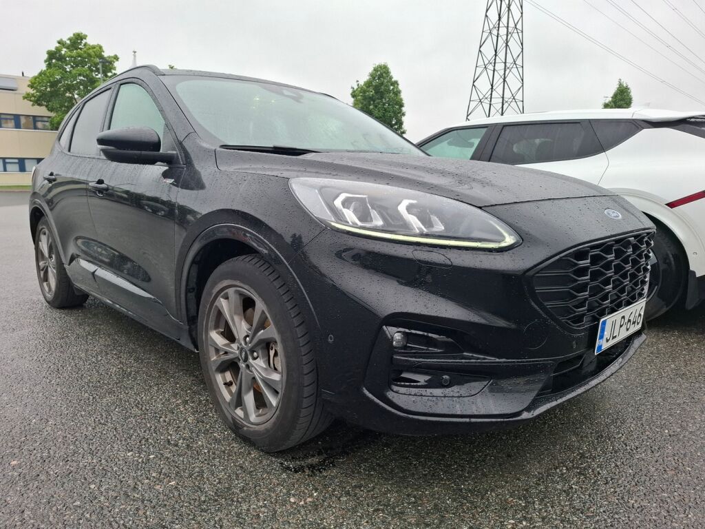 Ford Kuga 2020 Musta