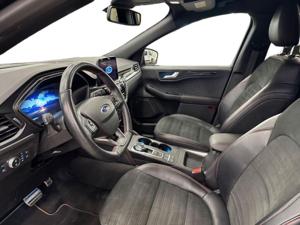Ford Kuga 2020 Musta