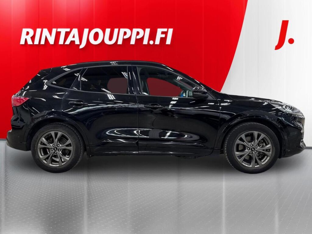 Ford Kuga 2020 Musta
