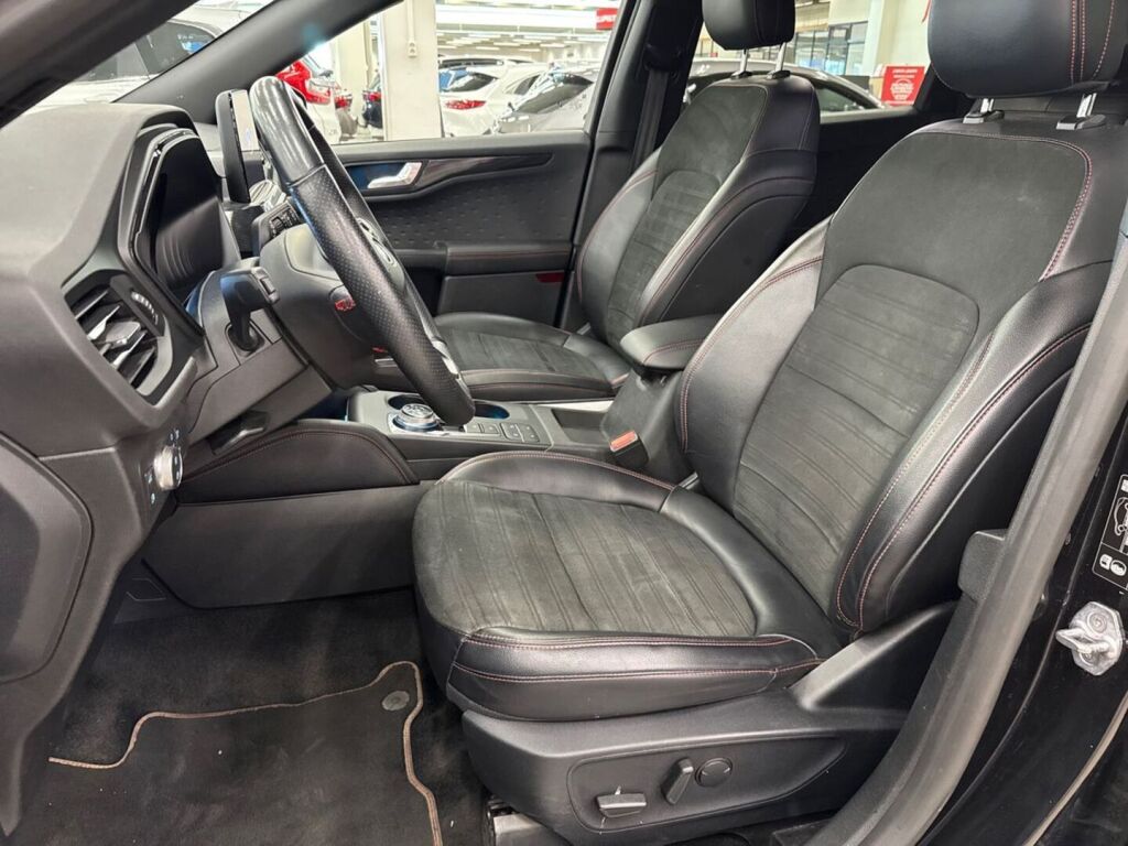 Ford Kuga 2020 Musta
