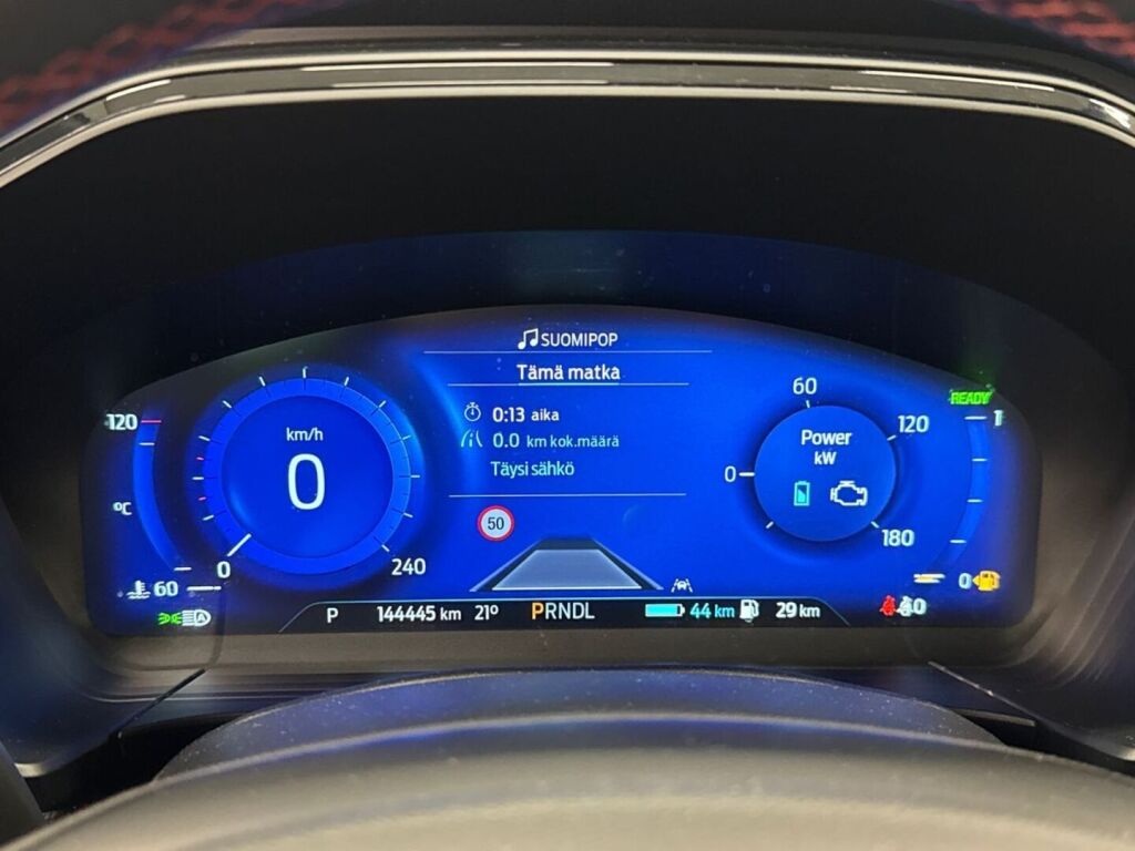 Ford Kuga 2020 Musta