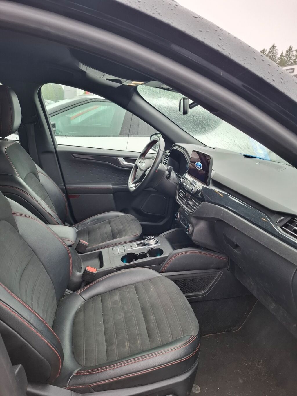Ford Kuga 2020 Musta