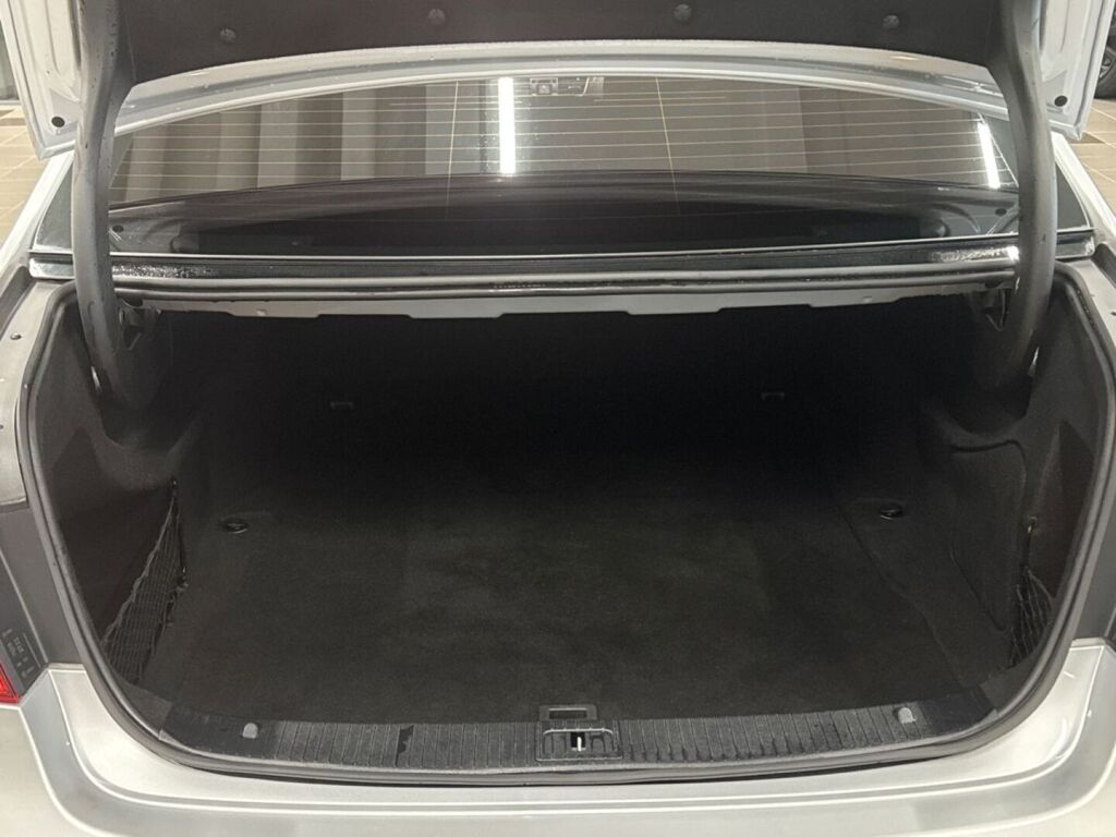 Mercedes-Benz E 2014 Harmaa