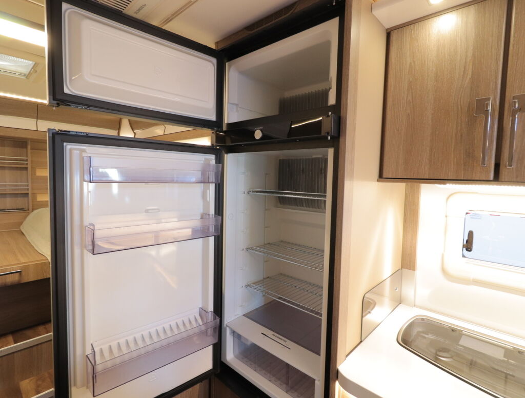 Kabe TRAVEL MASTER X 740 LGB KS ALDE 2020 Valkoinen