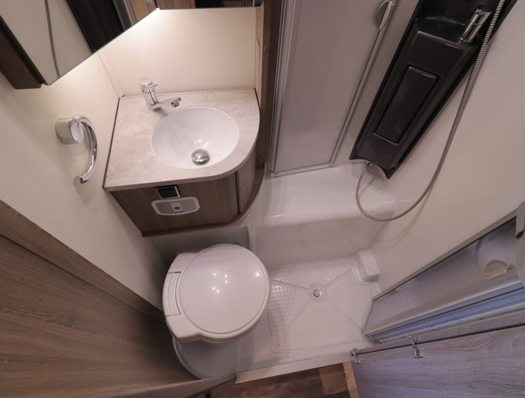 Kabe TRAVEL MASTER X 740 LGB KS ALDE 2020 Valkoinen