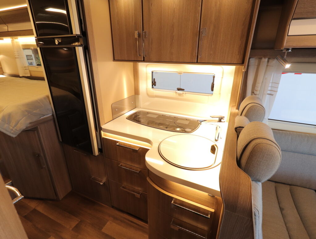 Kabe TRAVEL MASTER X 740 LGB KS ALDE 2020 Valkoinen