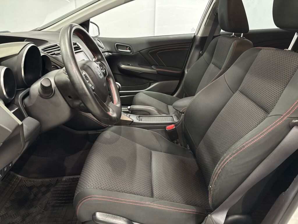 Honda Civic 2018 Valkoinen