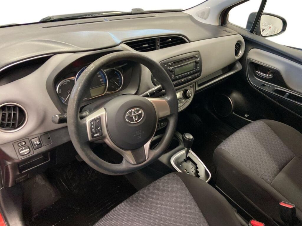 Toyota Yaris 2014 Punainen