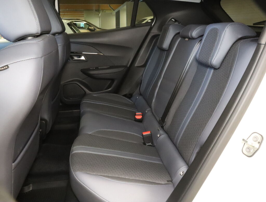 Peugeot 2008 2021 Valkoinen