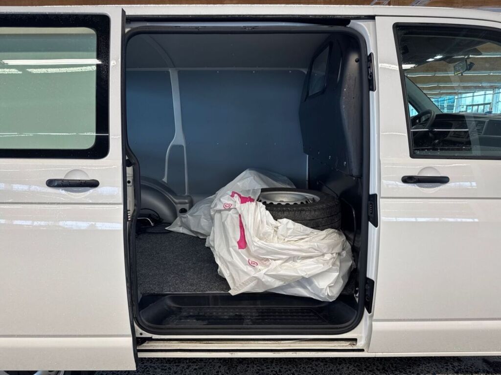 Volkswagen Transporter 2021 Valkoinen