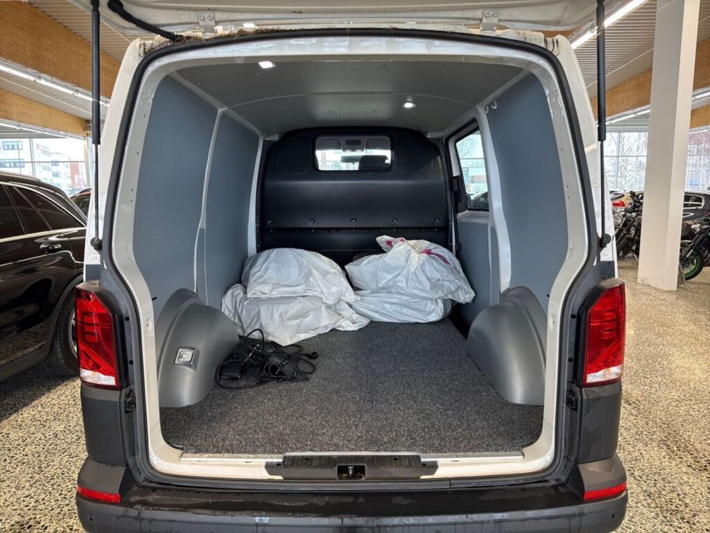 Volkswagen Transporter 2021 Valkoinen