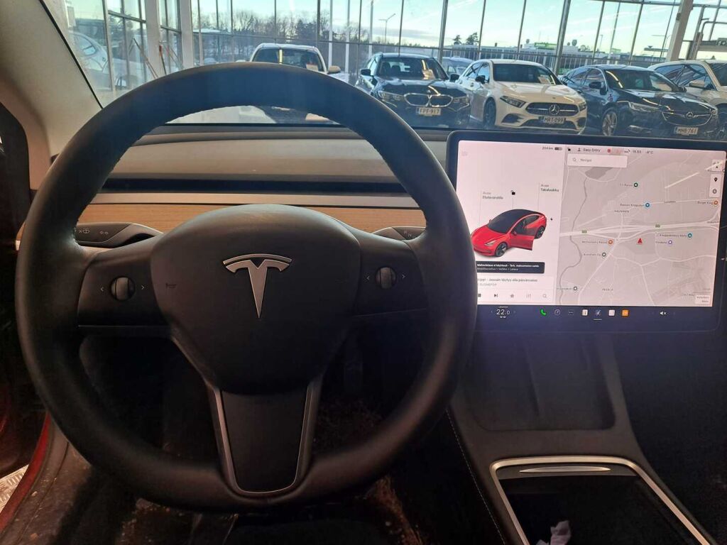 Tesla Model 3 2021 Punainen