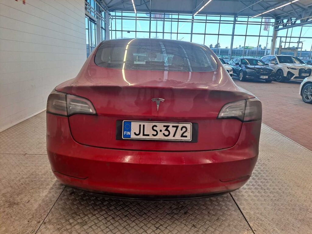 Tesla Model 3 2021 Punainen