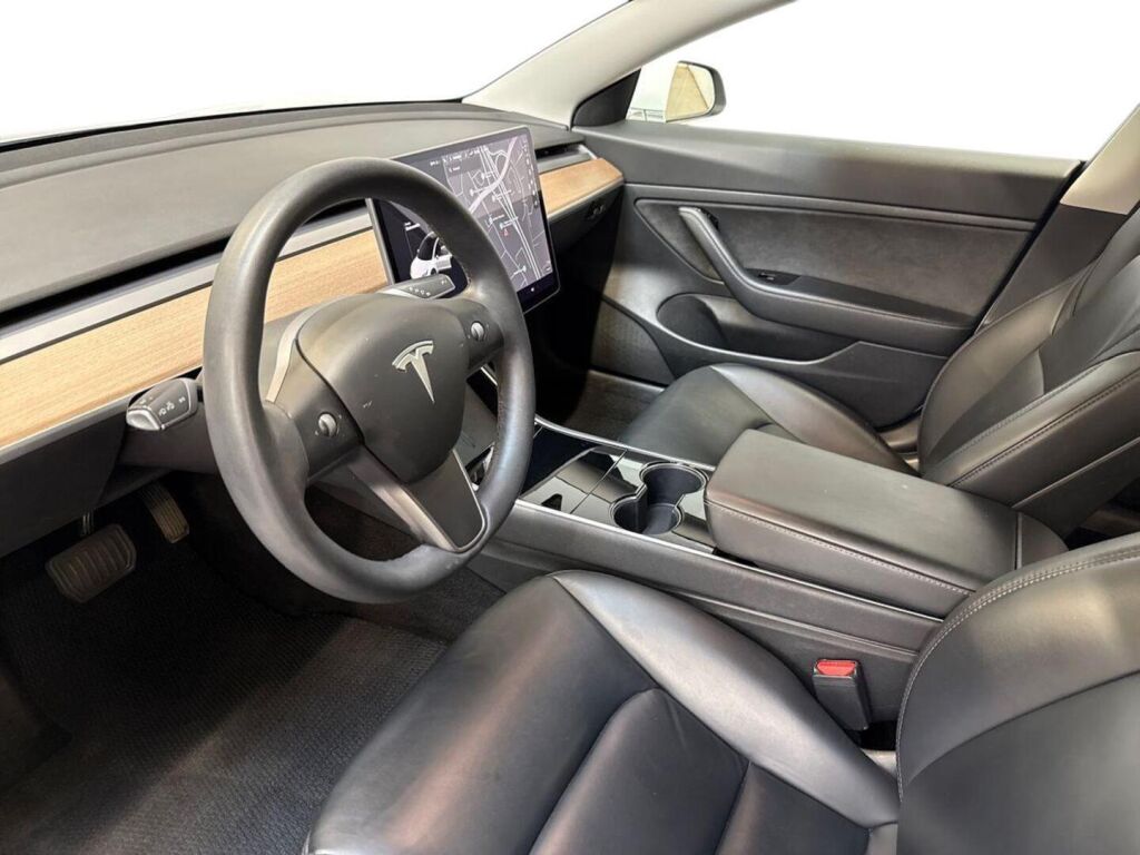 Tesla Model 3 2020 Valkoinen