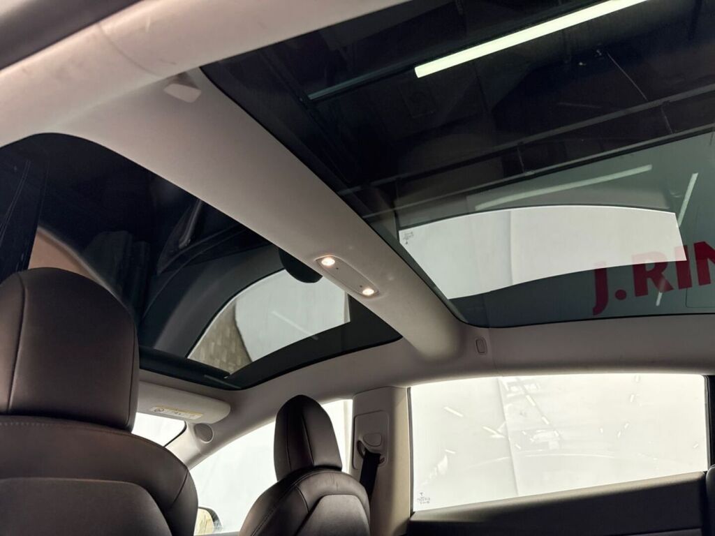 Tesla Model 3 2020 Valkoinen