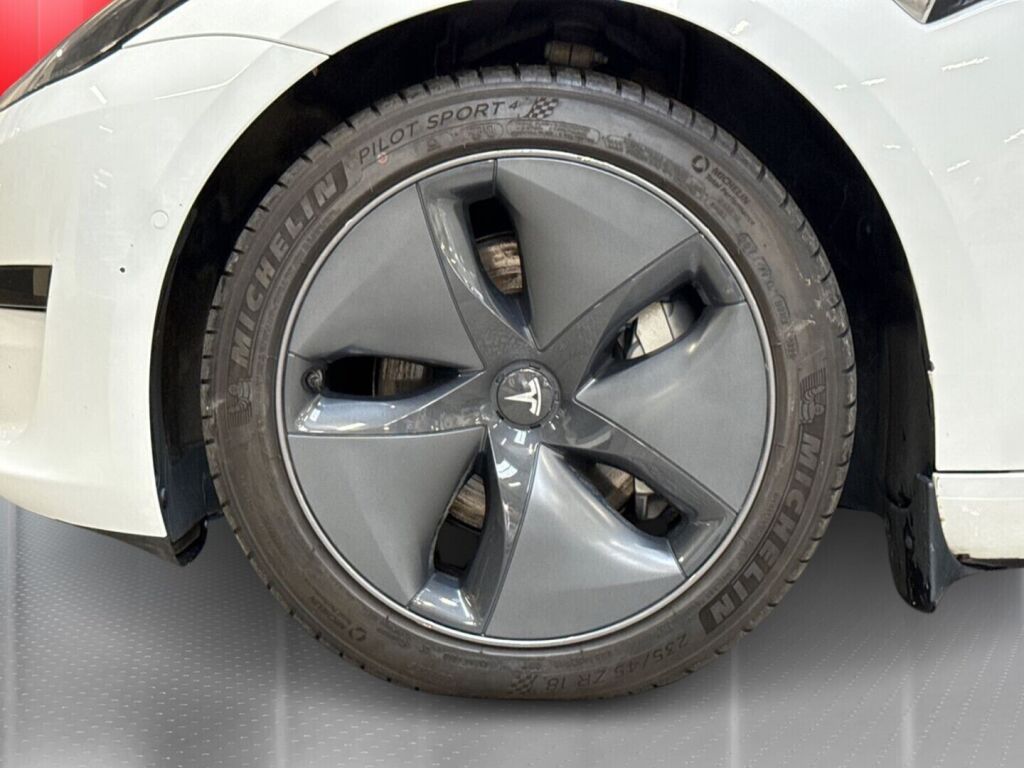 Tesla Model 3 2020 Valkoinen