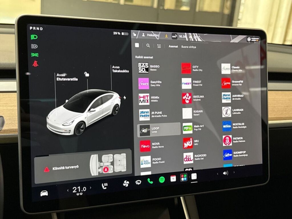 Tesla Model 3 2020 Valkoinen