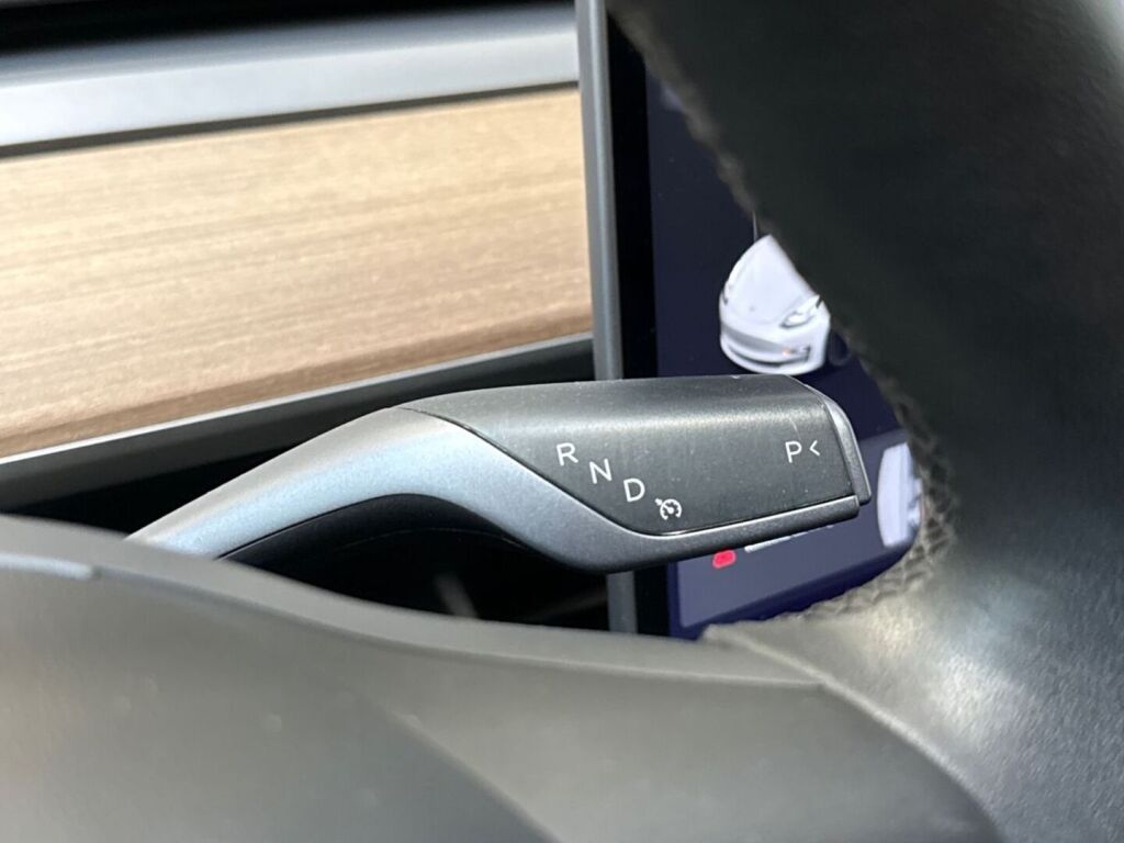 Tesla Model 3 2020 Valkoinen