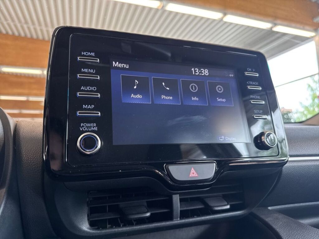 Toyota Yaris 2021 Valkoinen