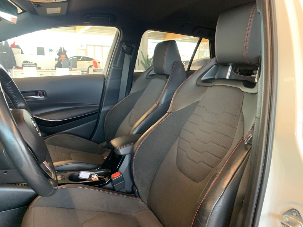 Toyota Corolla 2021 Metallinhohto Valkoinen