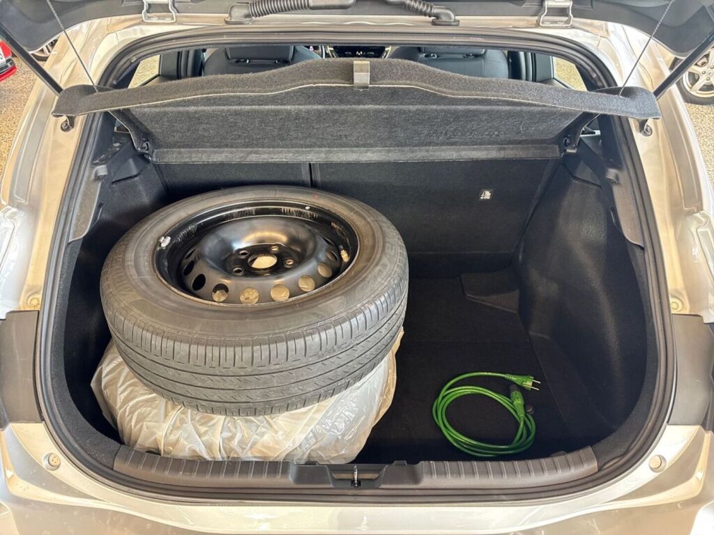 Toyota Corolla 2021 Metallinhohto Hopea