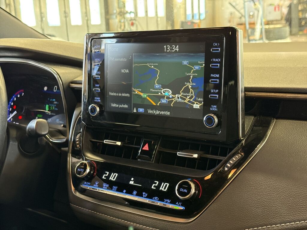 Toyota Corolla 2021 Punainen