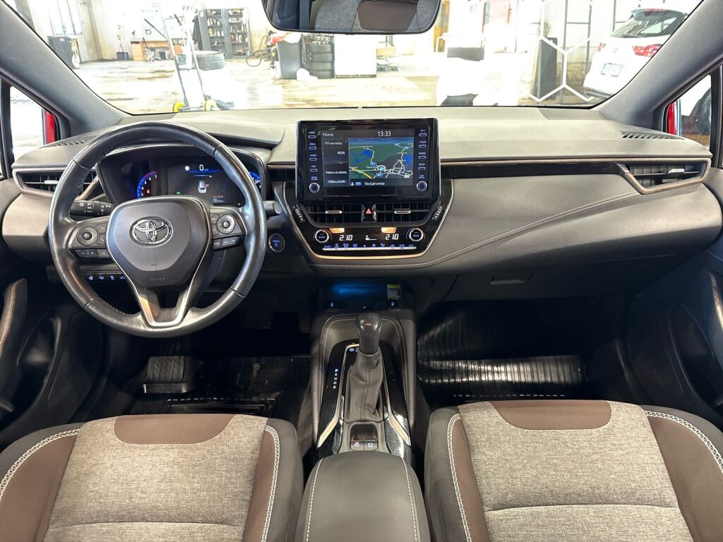 Toyota Corolla 2021 Punainen