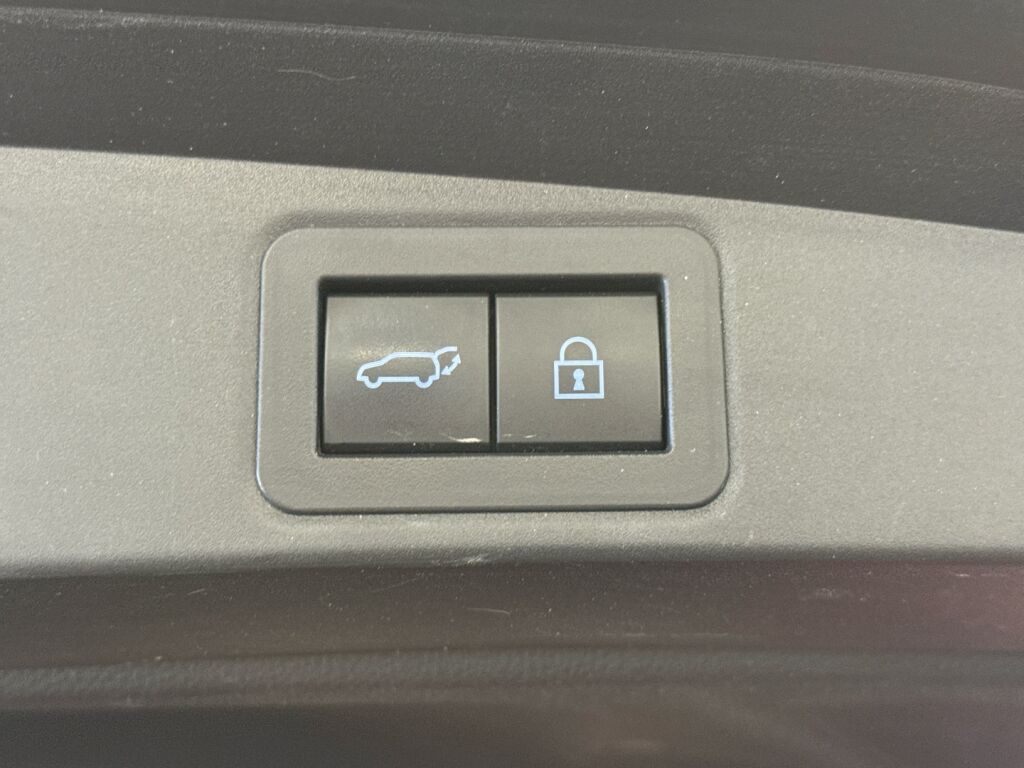 Toyota Corolla 2021 Punainen