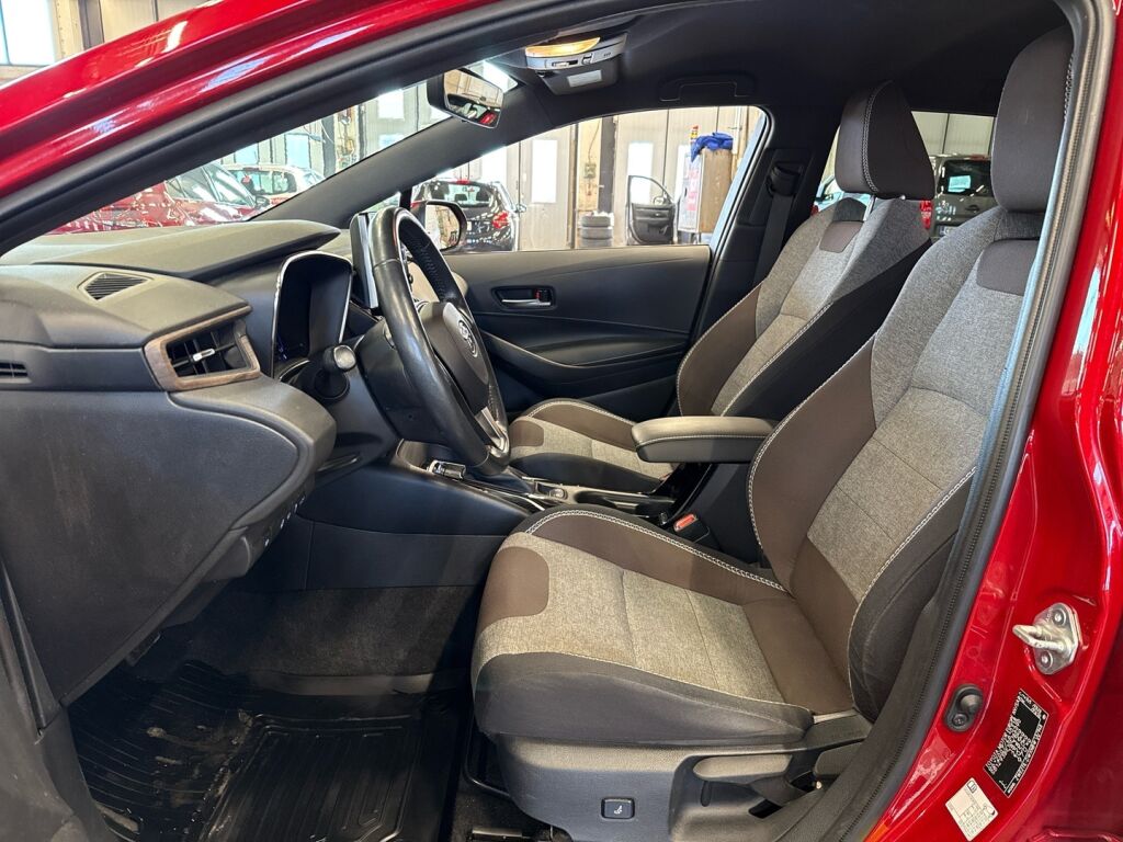 Toyota Corolla 2021 Punainen