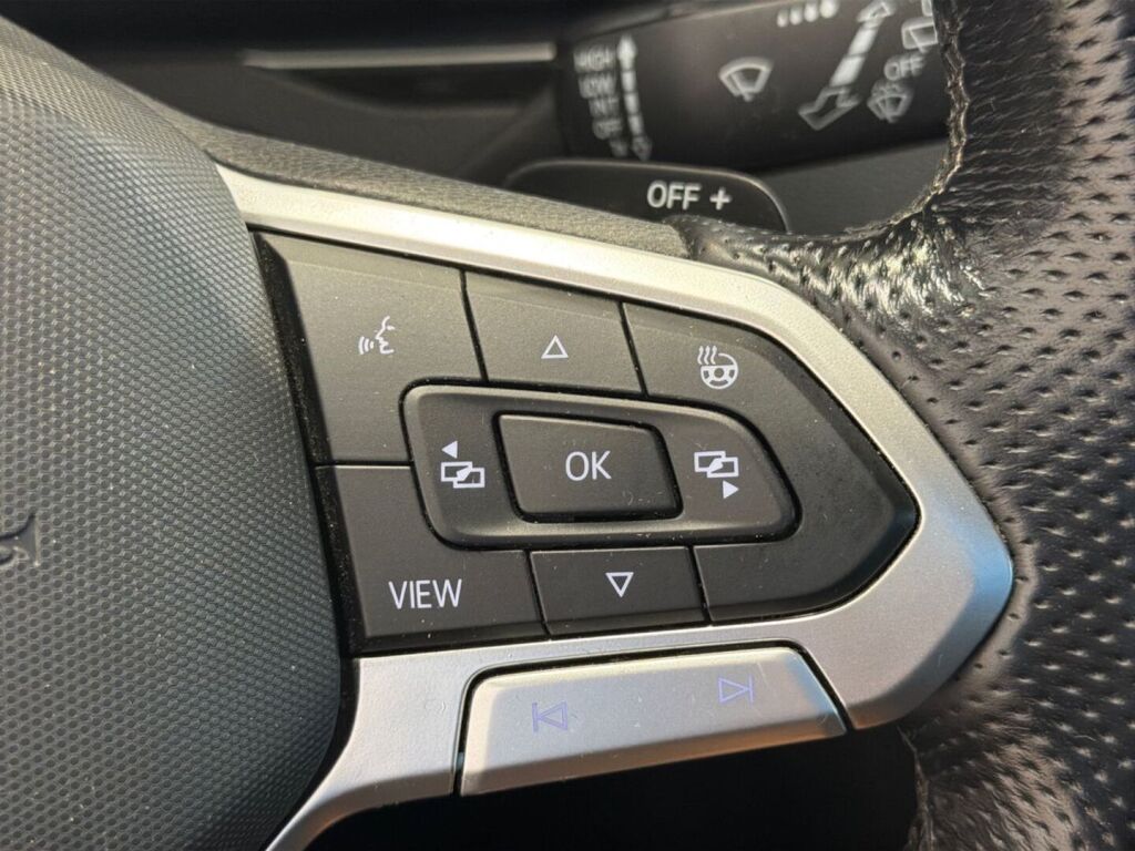 Volkswagen Passat 2021 Sininen