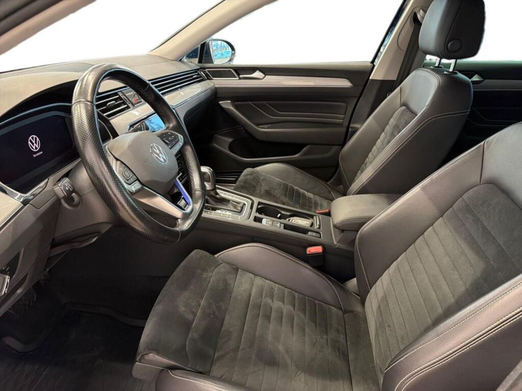Volkswagen Passat 2021 Sininen