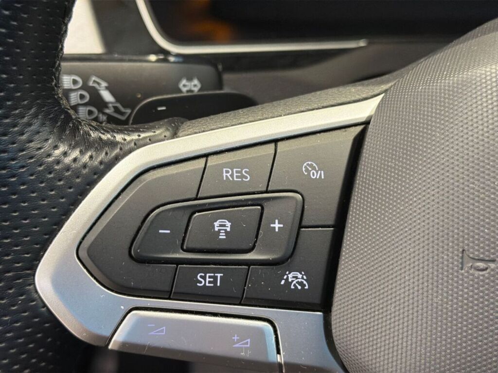 Volkswagen Passat 2021 Sininen