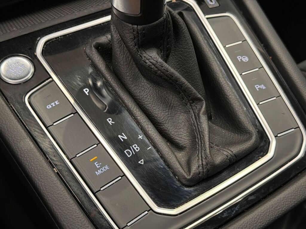 Volkswagen Passat 2021 Sininen
