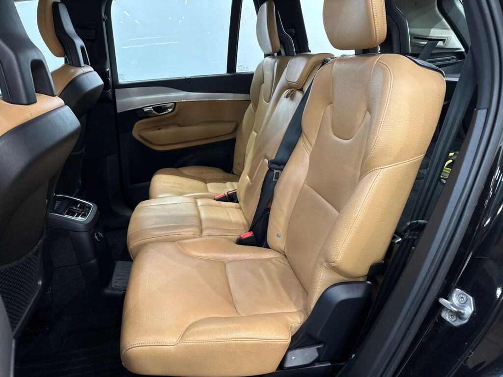 Volvo XC90 2016 Musta