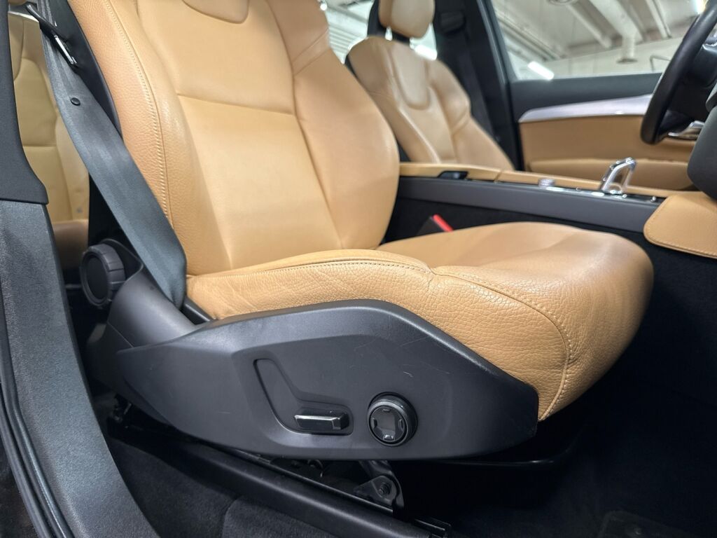 Volvo XC90 2016 Musta