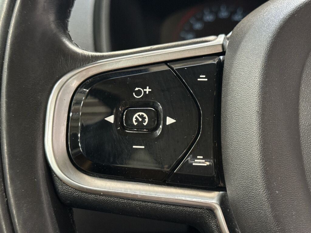 Volvo XC90 2016 Musta