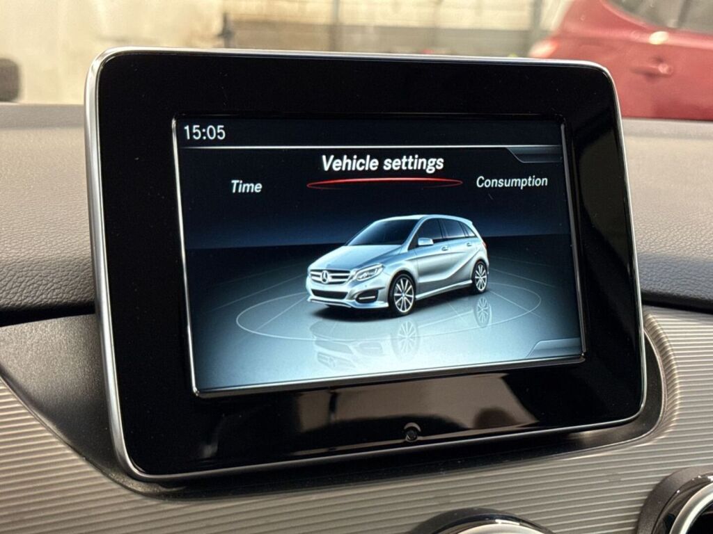 Mercedes-Benz B 2015 Harmaa