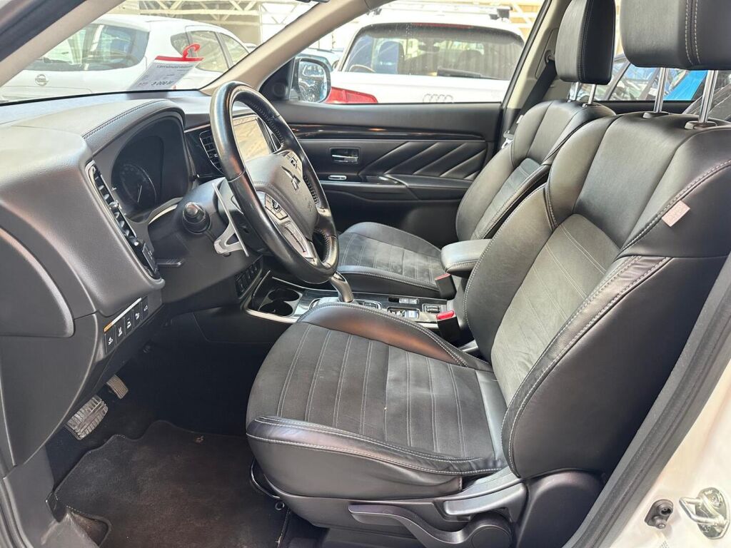 Mitsubishi Outlander PHEV 2019 Valkoinen