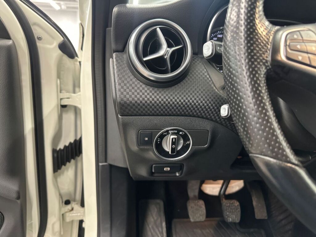 Mercedes-Benz A 2016 Valkoinen