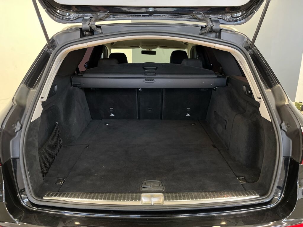 Mercedes-Benz E 2017 Musta